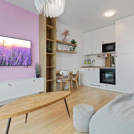 Apartamento Lam Lavender - Free Parking Bratislava Exterior foto