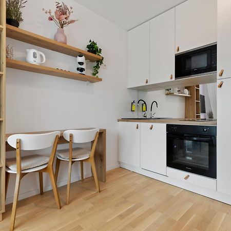 Apartamento Lam Lavender - Free Parking Bratislava Exterior foto