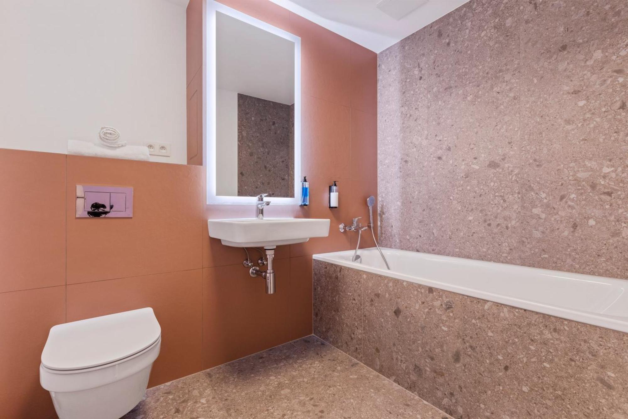 Apartamento Lam Lavender - Free Parking Bratislava Exterior foto