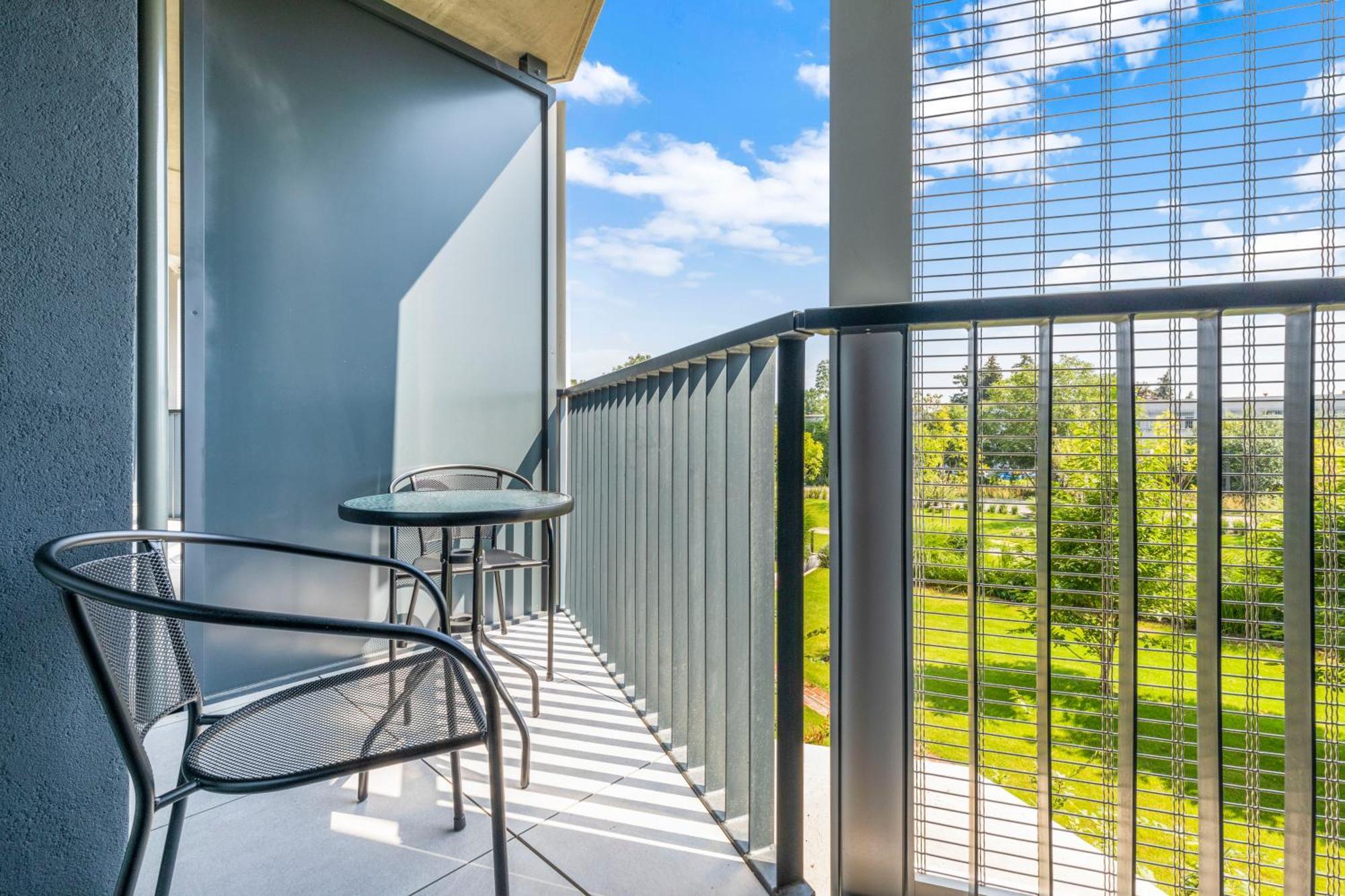 Apartamento Lam Lavender - Free Parking Bratislava Exterior foto